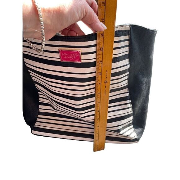 Betsey Johnson Black and white striped tote floral satin lining - Picture 11 of 16